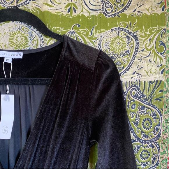 NWT Baltic Born Black Sofia Velvet Maxi Dress Size Extra Small - Picture 9 of 16